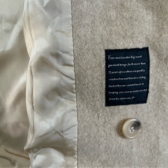 London Fog Women’s Oversized Coat Beige Size 10P - Picture 13 of 16